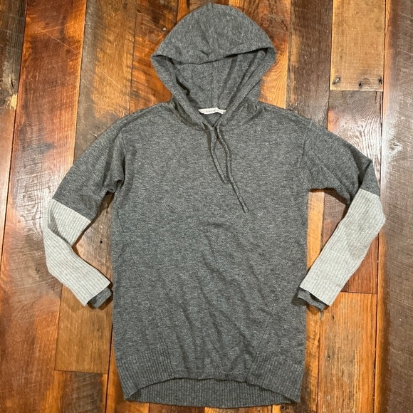 Athleta Merino Wool Hoodie Sweater Gray Colorblock Sleeve XS - Picture 2 of 6
